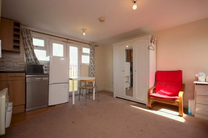 Studio To Rent In Western Avenue, Acton, W3