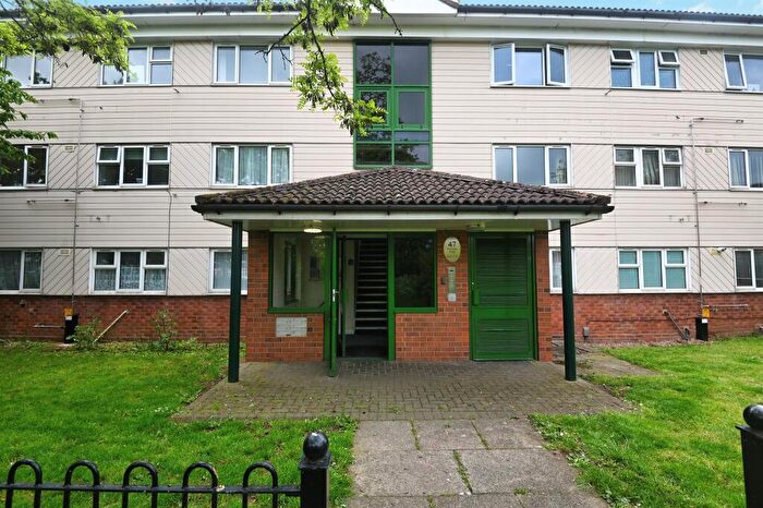 2 Bedroom Flat For Sale In Prestwick Road, Birmingham, B35