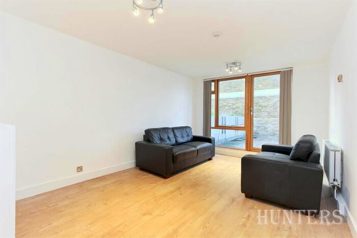 4 Bedroom Maisonette To Rent In Lambert House, Aytoun Road, London, SW9
