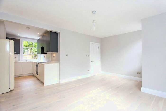 2 Bedroom Flat To Rent In Middle Lane, London, N8