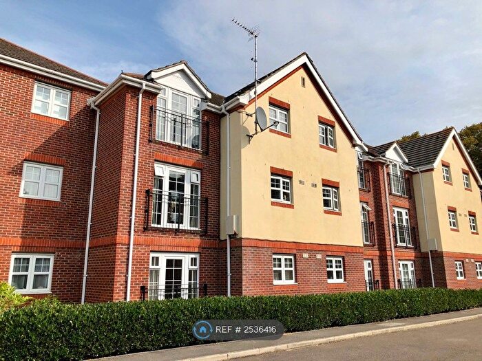 2 Bedroom Flat To Rent In Bewick Gardens, Chichester, PO19