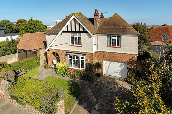 5 Bedroom Detached House For Sale In Waldron Road, Broadstairs, CT10