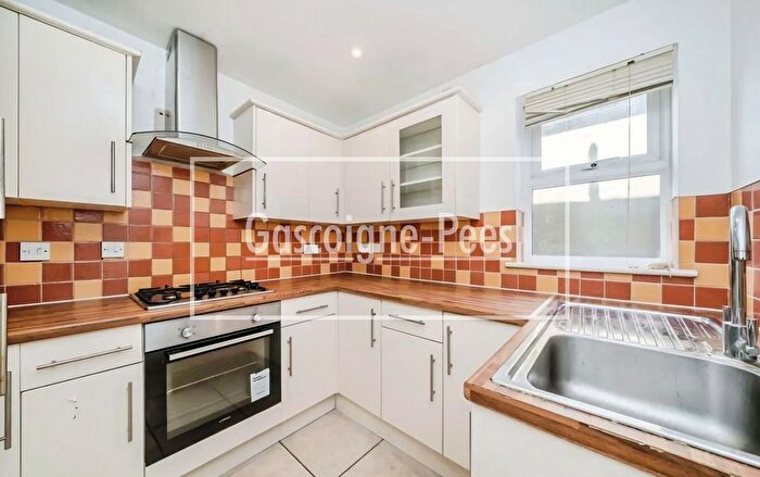 1 Bedroom Flat To Rent In Waldegrave Road, Teddington, TW11