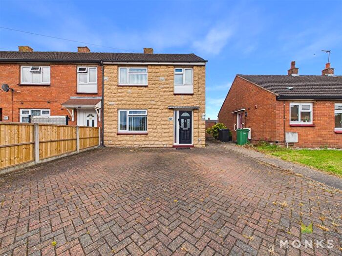 3 Bedroom Semi-Detached House For Sale In Glebelands, Shawbury, Shrewsbury, SY4