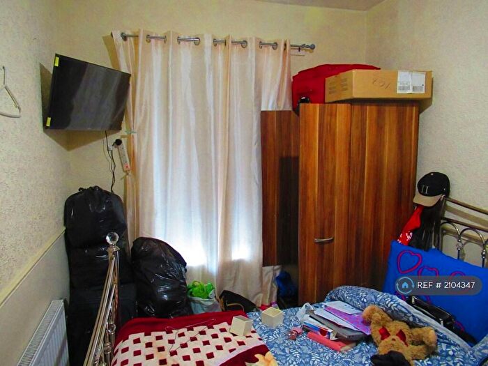 2 Bedroom End Of Terrace House To Rent In Dane Street, Oldham, OL4