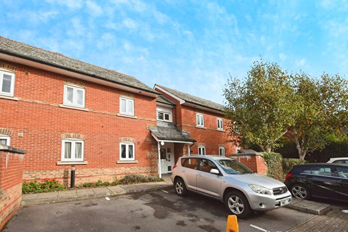 2 Bedroom Flat For Sale In Coates Quay, Chelmsford, CM2