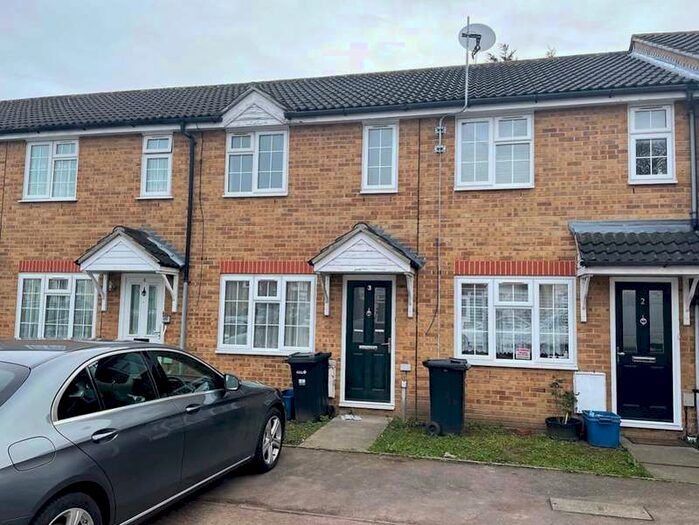 2 Bedroom House To Rent In Durham Place, Ilford, IG1