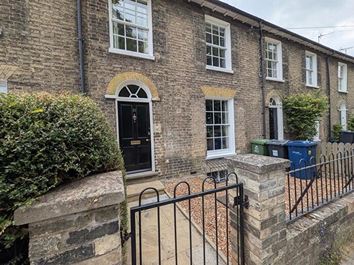 3 Bedroom Terraced House To Rent In New Square, Cambridge, CB1