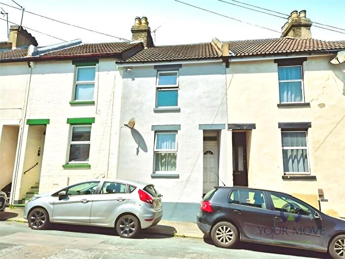 3 Bedroom Terraced House To Rent In Charter Street, Chatham, Kent, ME4