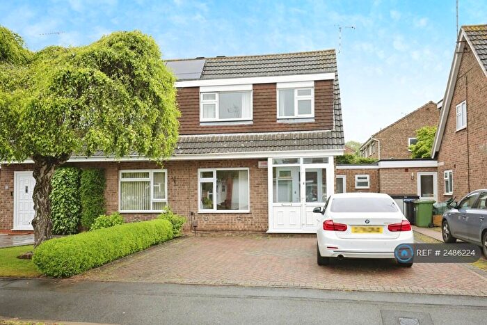 4 Bedroom Semi-Detached House To Rent In Makepeace Avenue, Warwick, CV34