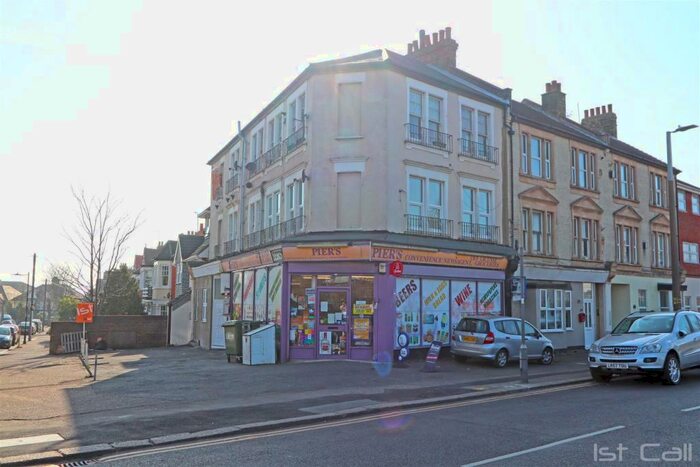 3 Bedroom Property To Rent In Whitefriars Crescent, Westcliff-On-Sea, SS0