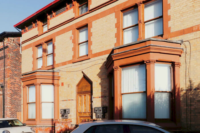 2 Bedroom Apartment To Rent In Crosby Road South, Liverpool, Merseyside, L22