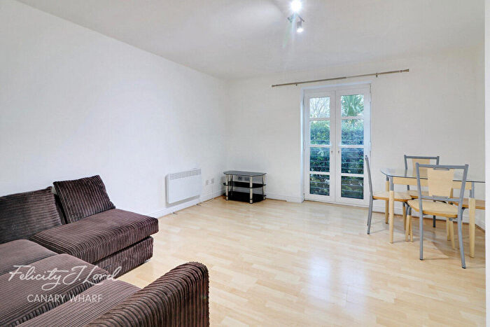 2 Bedroom Apartment To Rent In Langbourne Place, London, E14
