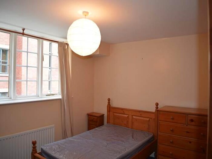 2 Bedroom Apartment To Rent In Forth Place, City Centre, Newcastle Upon Tyne, NE1