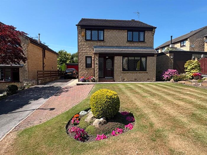 4 Bedroom Detached House For Sale In Sycamore Drive, Cleckheaton, BD19