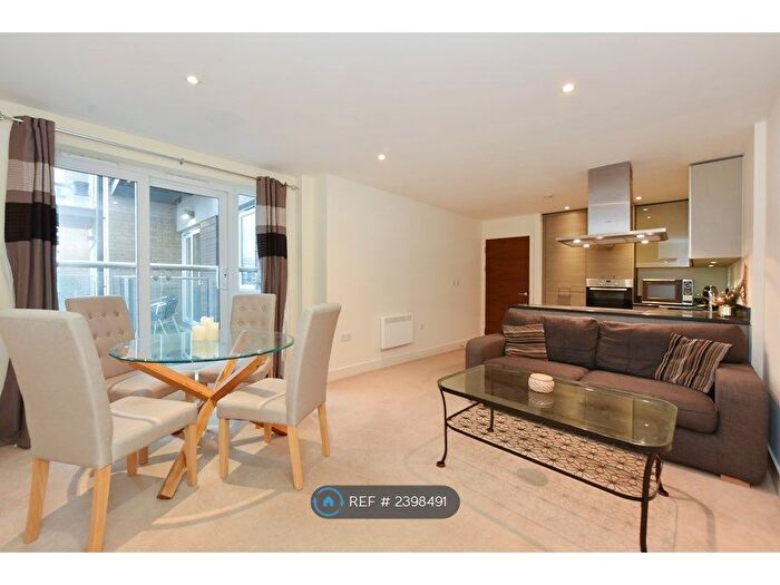 2 Bedroom Flat To Rent In Napier House, London, W3