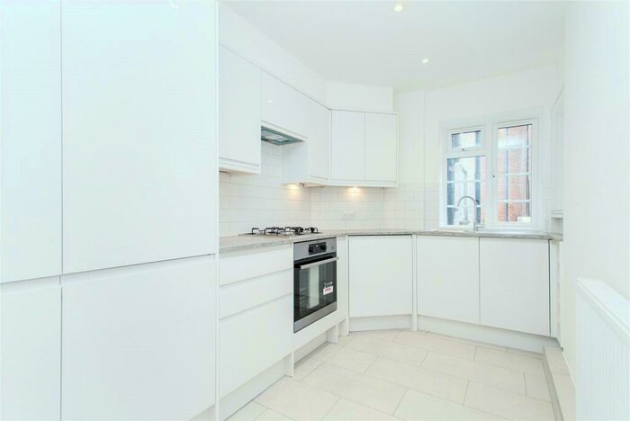 2 Bedroom Flat To Rent In Devon House, Upper Street, N1