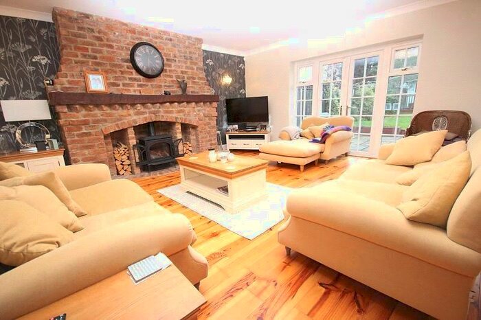 3 Bedroom Detached House To Rent In Hullbridge Road, South Woodham, CM3