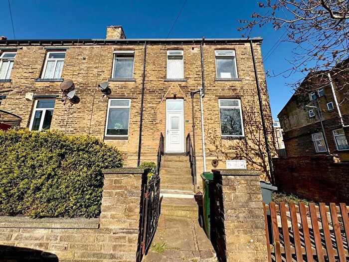 2 Bedroom End Of Terrace House To Rent In Prospect Terrace, Allerton, BD15