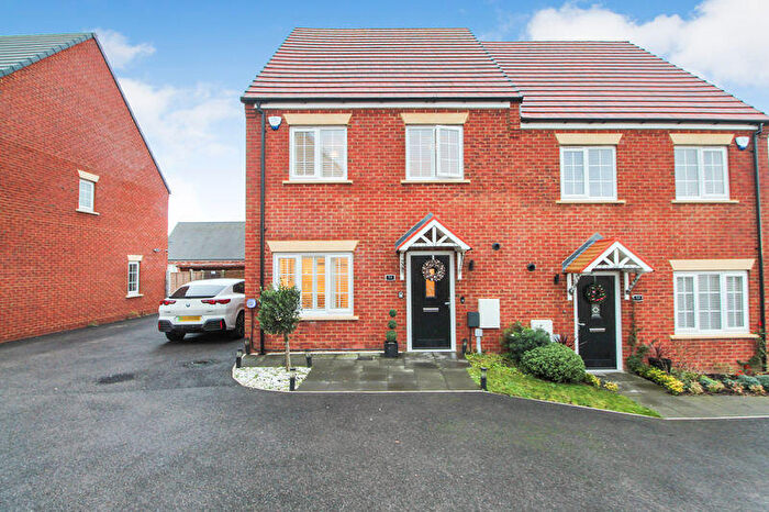 3 Bedroom Semi Detached House For Sale In Nightingale Road, Great Barford, MK44