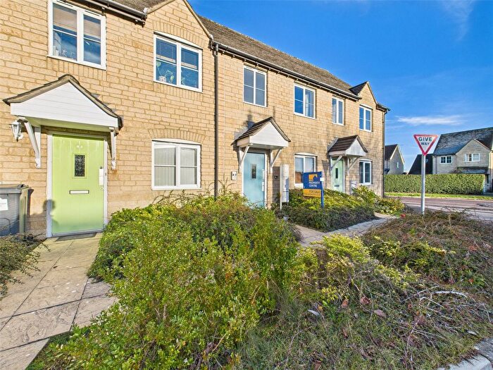 1 Bedroom Flat For Sale In Tanglewood Way, Chalford, Stroud, Gloucestershire, GL6