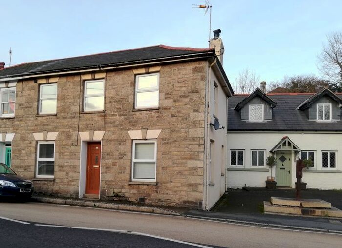2 Bedroom Flat To Rent In Church Road, Penryn, TR10