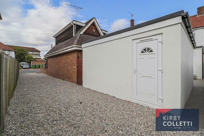 Studio To Rent In Eleanor Cross Road, Waltham Cross, EN8