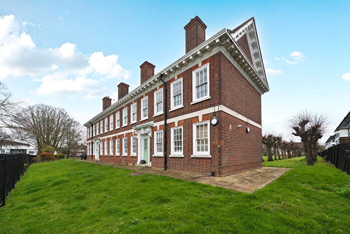 1 Bedroom Flat For Sale In Mottingham Road, London, SE9