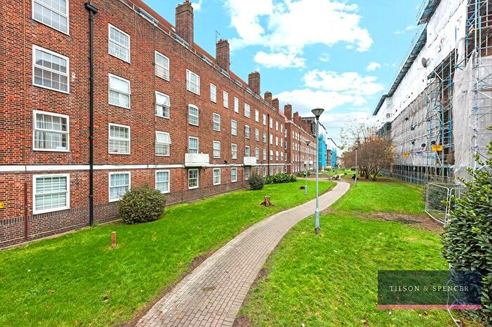 2 Bedroom Apartment For Sale In Wicklow House, Stamford Hill, N16