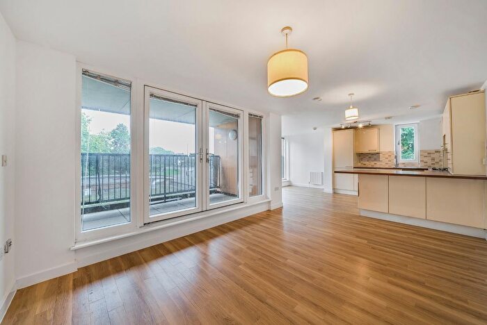 2 Bedroom Flat To Rent In Odeon Parade, Well Hall Road, Eltham, SE9