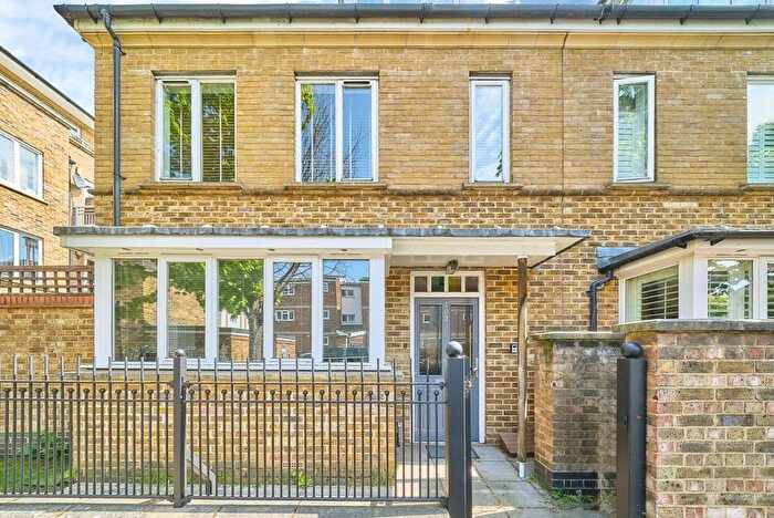3 Bedroom End Terrace House For Sale In Parnell Road, London, E3