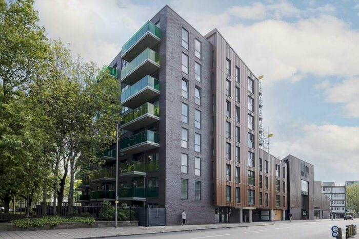 3 Bedroom Apartment To Rent In St. Peter'S Plough Road London, SW11