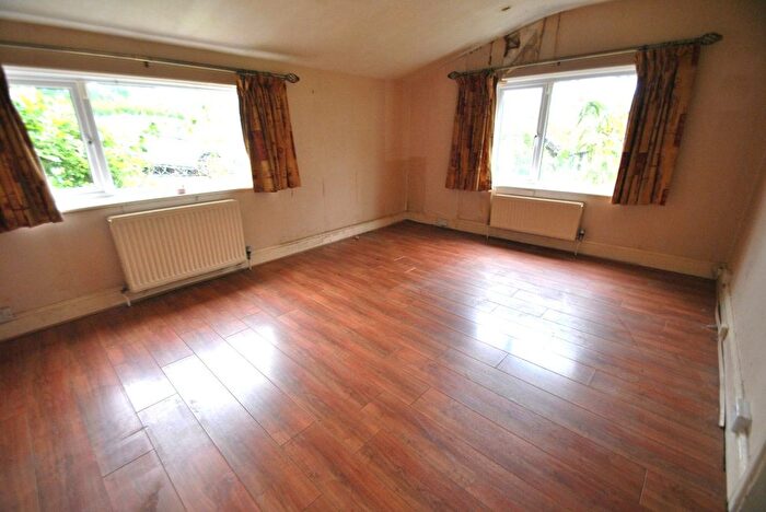 4 Bedroom Detached House For Sale In Cleeve Hill, Cheltenham, GL52