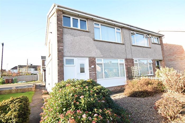 3 Bedroom Semi-Detached House To Rent In Mapplewell Drive, Ossett, WF5