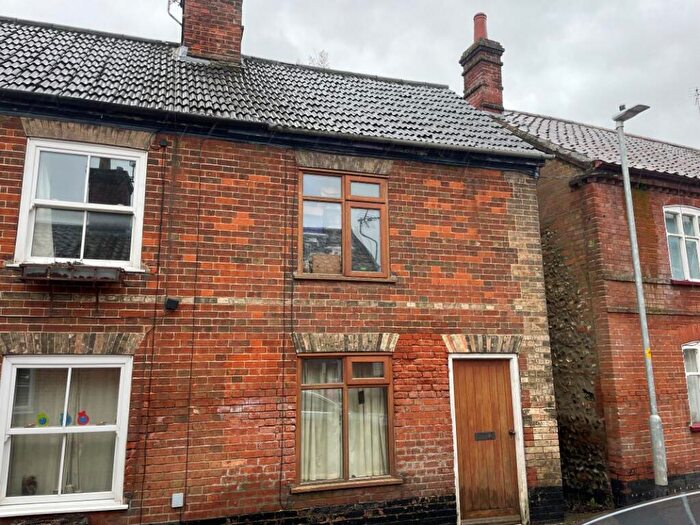 2 Bedroom End Of Terrace House For Sale In White Horse Street, Wymondham, Norfolk, NR18