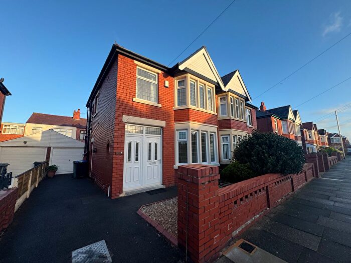 3 Bedroom Semi-Detached House To Rent In Gildabrook Road, Blackpool, FY4