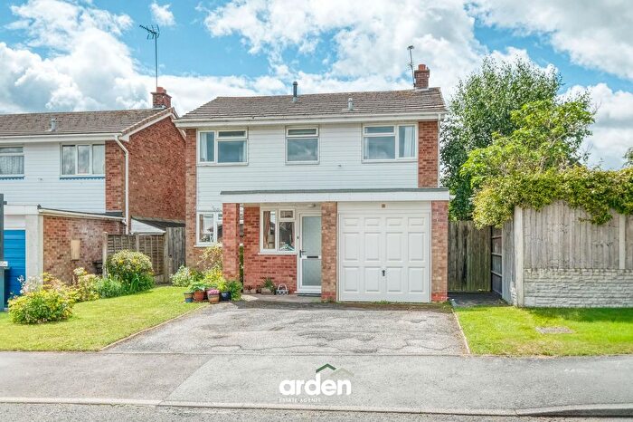 4 Bedroom Detached House For Sale In Poplar Drive, Barnt Green, B45