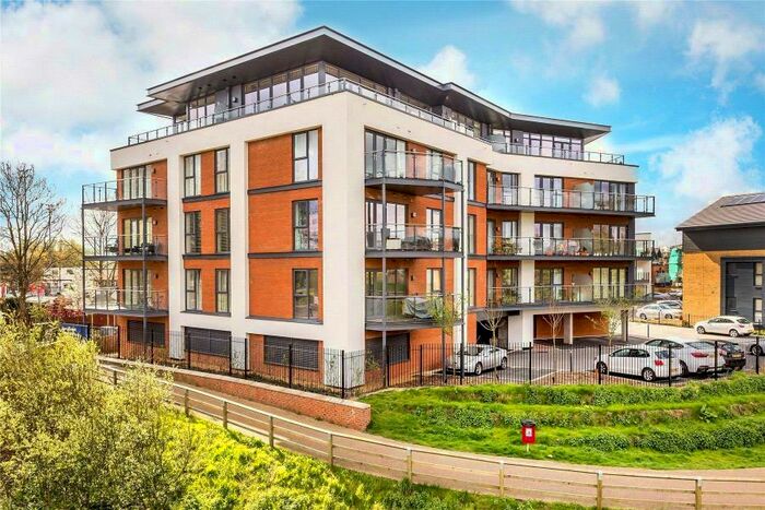 2 Bedroom Apartment To Rent In Woking, Surrey, GU22