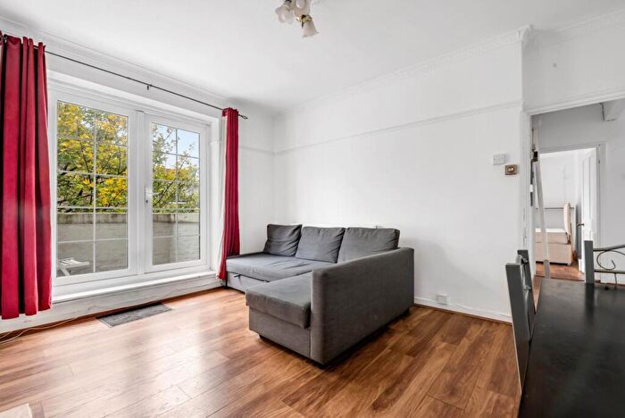 3 Bedroom Flat To Rent In Stoke Newington Church Street, London, N16