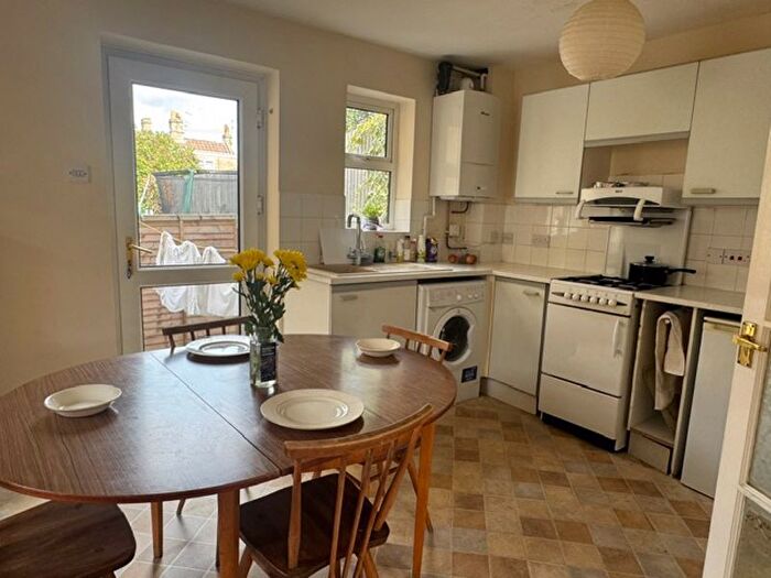 2 Bedroom Detached House To Rent In Brook Road, Bath, BA2