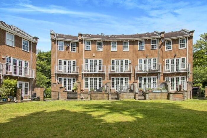 4 Bedroom Terraced House To Rent In Branksome Wood Road, Bournemouth, BH4