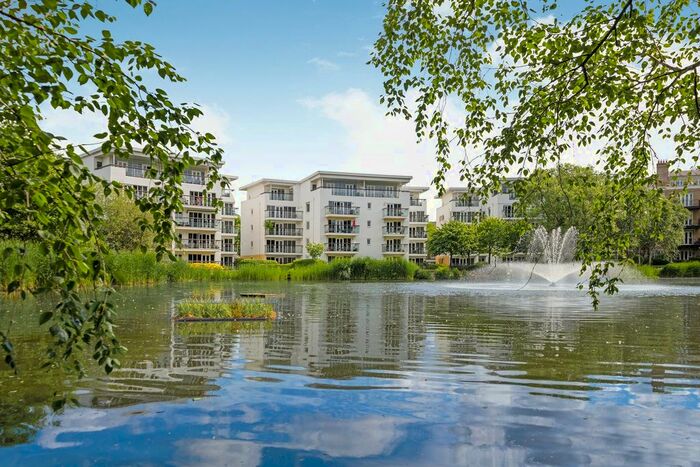 2 Bedroom Flat To Rent In Block Creswell Drive, Beckenham, BR3