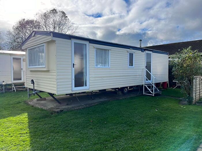 2 Bedroom Mobile/park Home For Sale In Willow Lane, Winchelsea Beach, Winchelsea, TN36