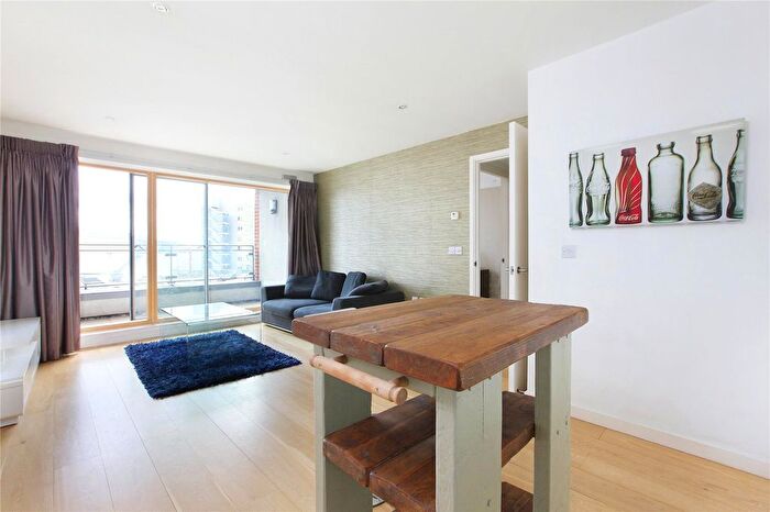 1 Bedroom Flat For Sale In Hardwicks Square, Wandsworth, SW18