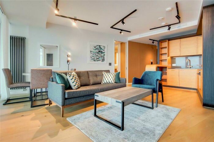 2 Bedroom Apartment To Rent In Arena Tower, Canary Wharf, E14