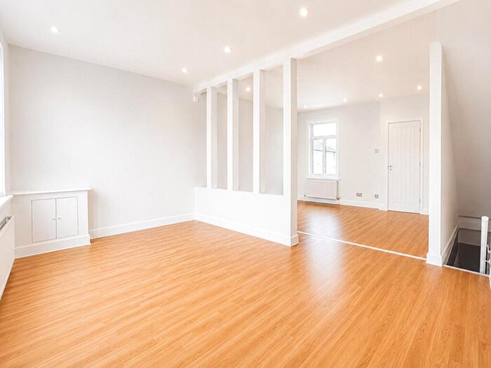 2 Bedroom Apartment To Rent In Forest Road, London, E17