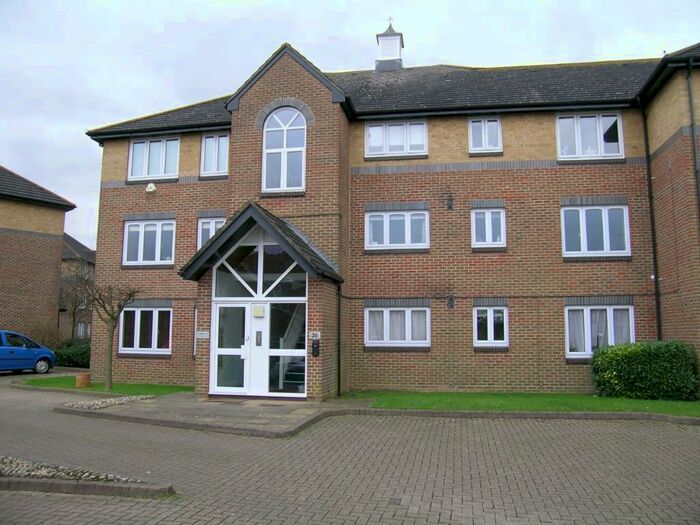 1 Bedroom Flat To Rent In Cotswold Way, Worcester Park, Surrey, KT4
