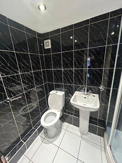 3 Bedroom Semi-Detached House To Rent In Grove Road, Dunstable, LU1