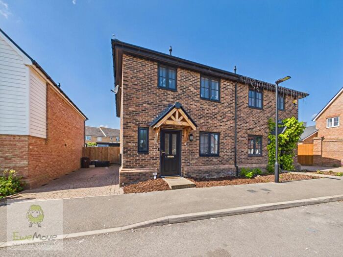 3 Bedroom Semi-Detached House For Sale In Braeburn Drive, Hoo, Rochester, ME3