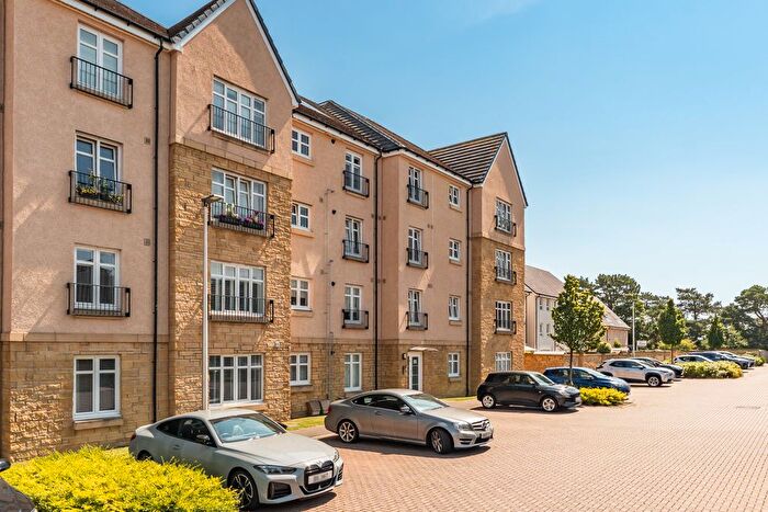2 Bedroom Flat For Sale In / Cowgill Gardens, Edinburgh, EH16